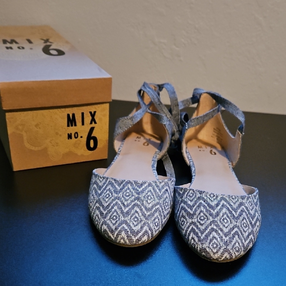 Mix No. 6 Women's Otisa Lace-up Flats - Grey Geometric Design